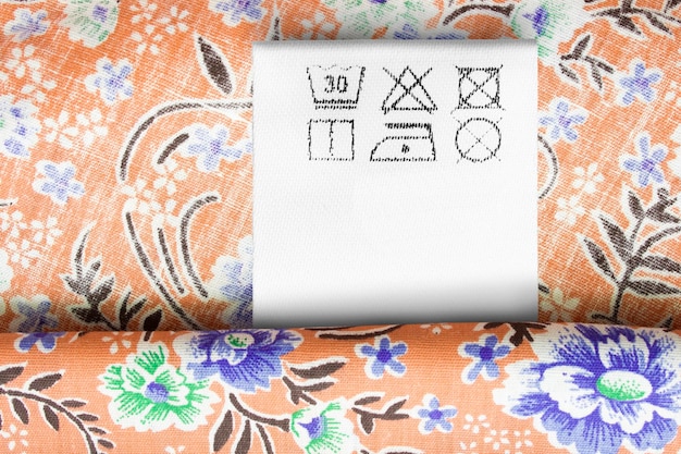 Výber vzorov na stole